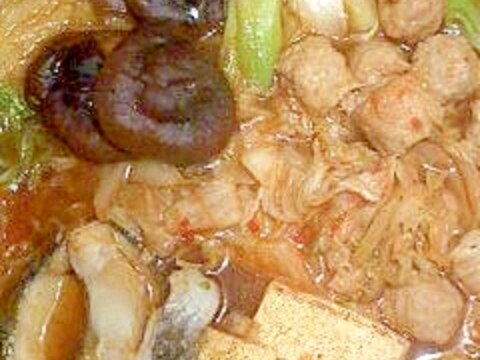 タラと肉団子のキムチ鍋